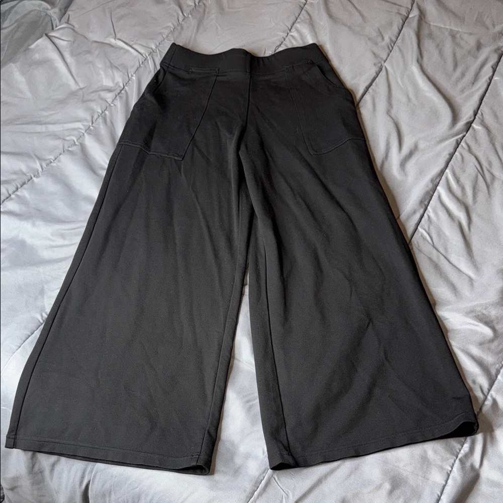 Wide-Leg Black Pants
